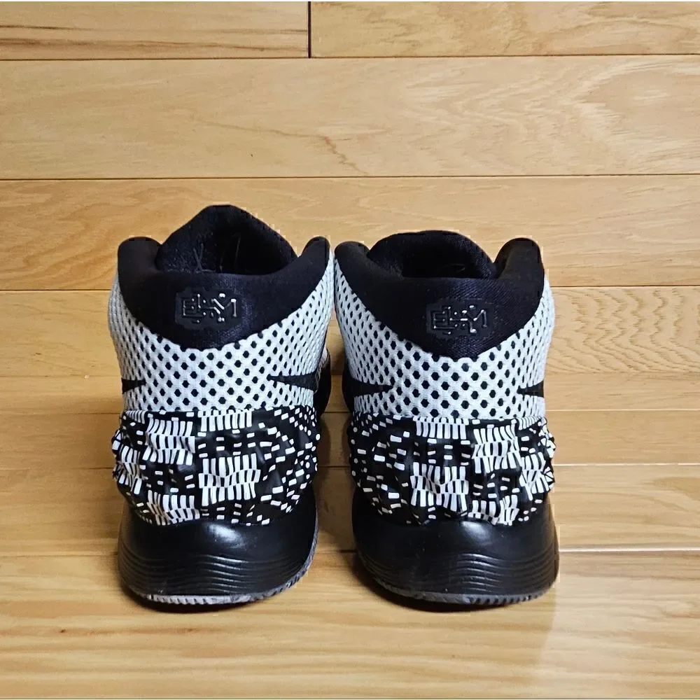 Nike Kyrie 1 BHM Size 10 Black History Month White Black Dark Grey 718820-100